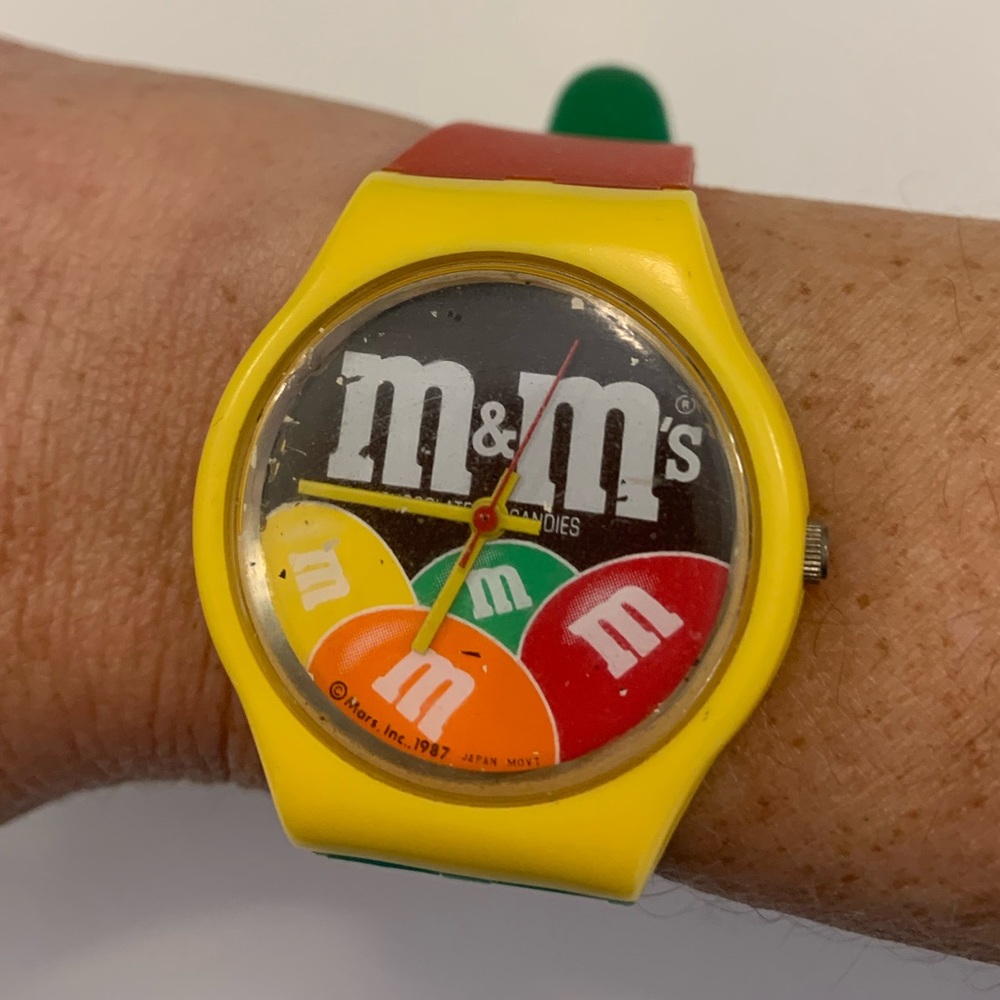 🍬 Vintage 1980s M&M Character Wristwatch | Retro Collectible